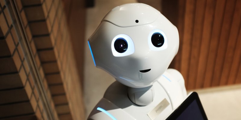 Robô humanoide coloca roupa na máquina e revoluciona casa