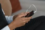 Seu celular te escuta? Saiba como se proteger