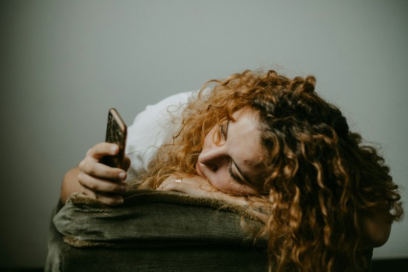 Como aliviar dor de cabeça causada pelo uso do celular